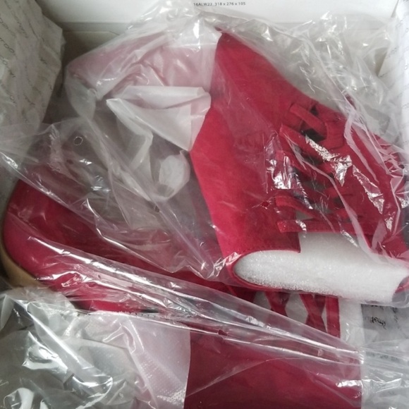 ♥️ NEW! Aldo Tuxedo Women Pointed Toe Canvas Red Ankle Boot ♥️ - Picture 10 of 11